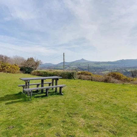 Knockree Vandrarhem *